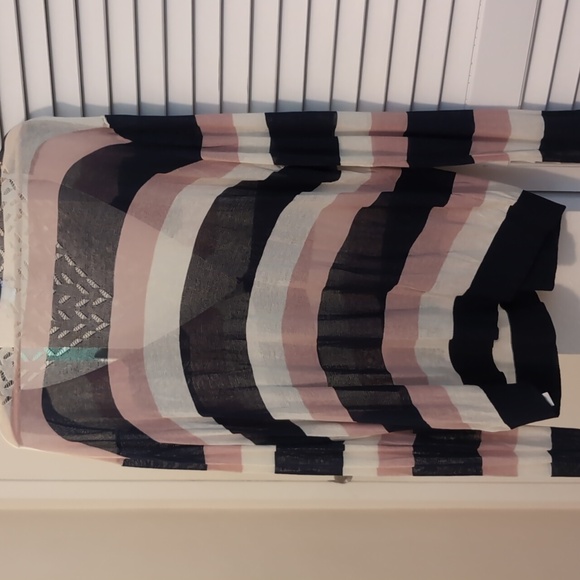 Sweater - Picture 4 of 7